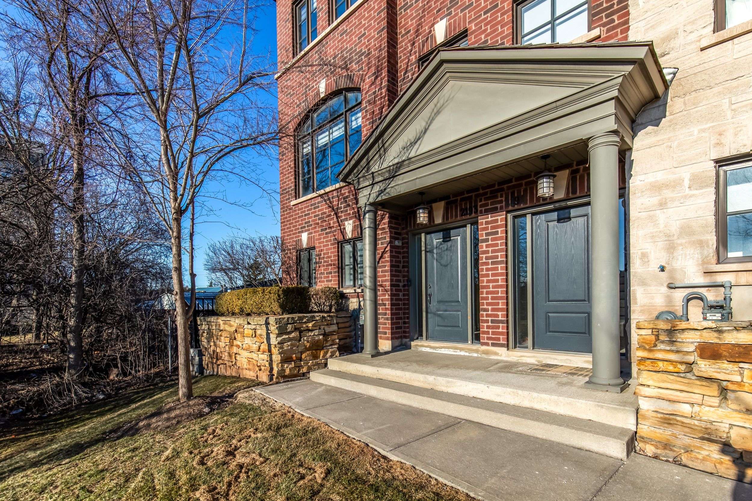2193 Lillykin ST, Oakville, ON L6H 7H2