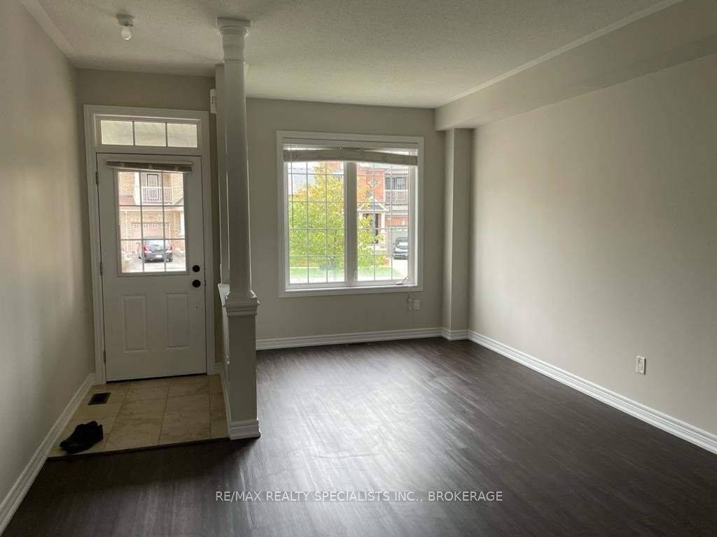 40 Kawana RD, Brampton, ON L6Y 0W2