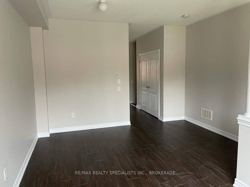 40 Kawana RD, Brampton, ON L6Y 0W2