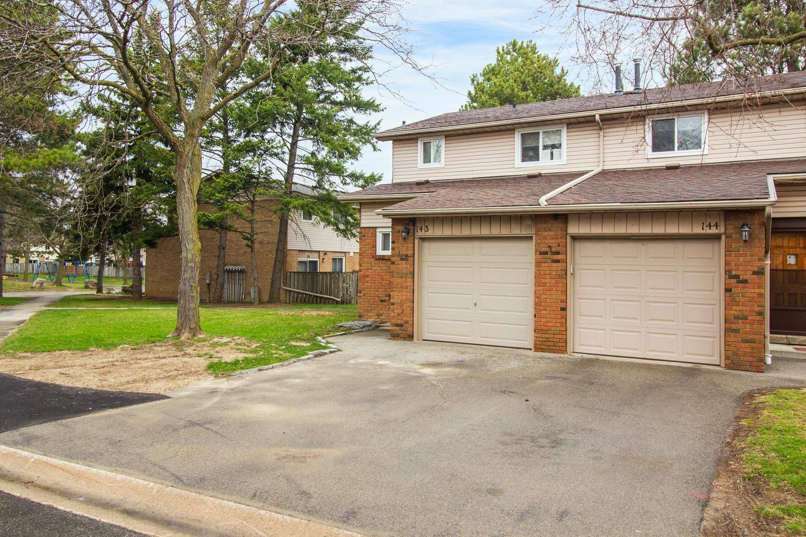 100 Quigley RD #143, Hamilton, ON L8K 6J1