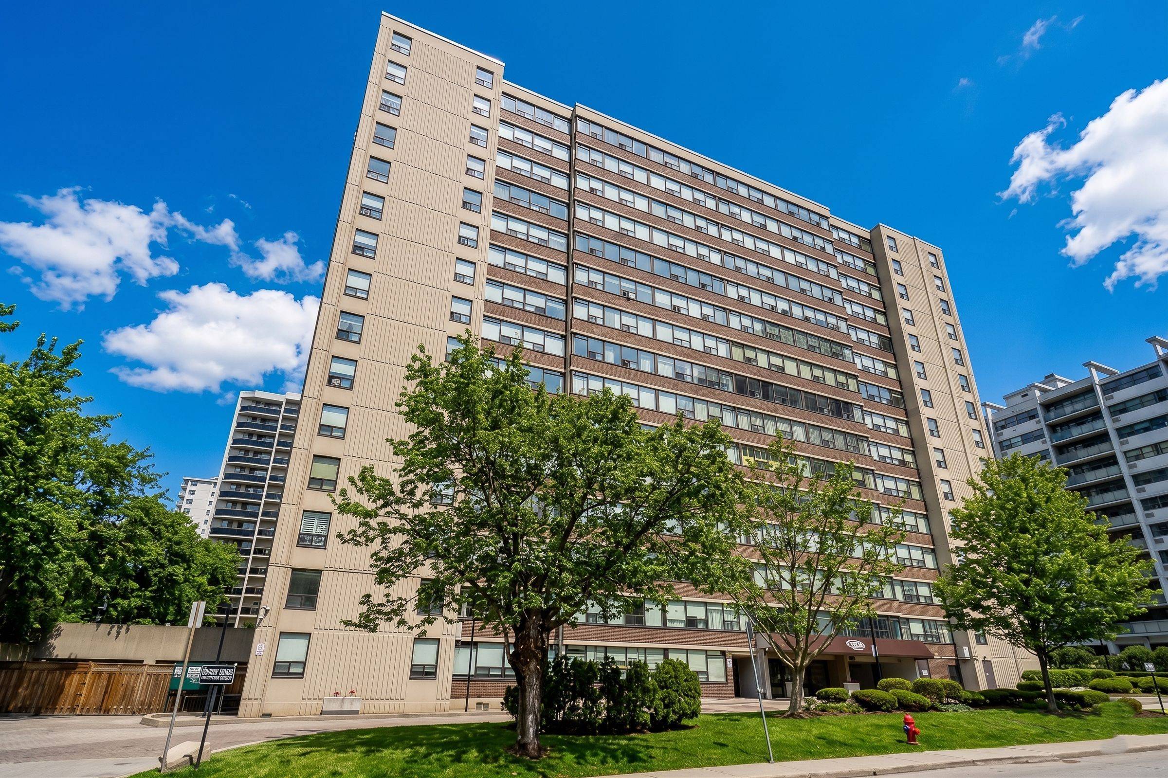 120 Duke ST N #504, Hamilton, ON L8P 4T1