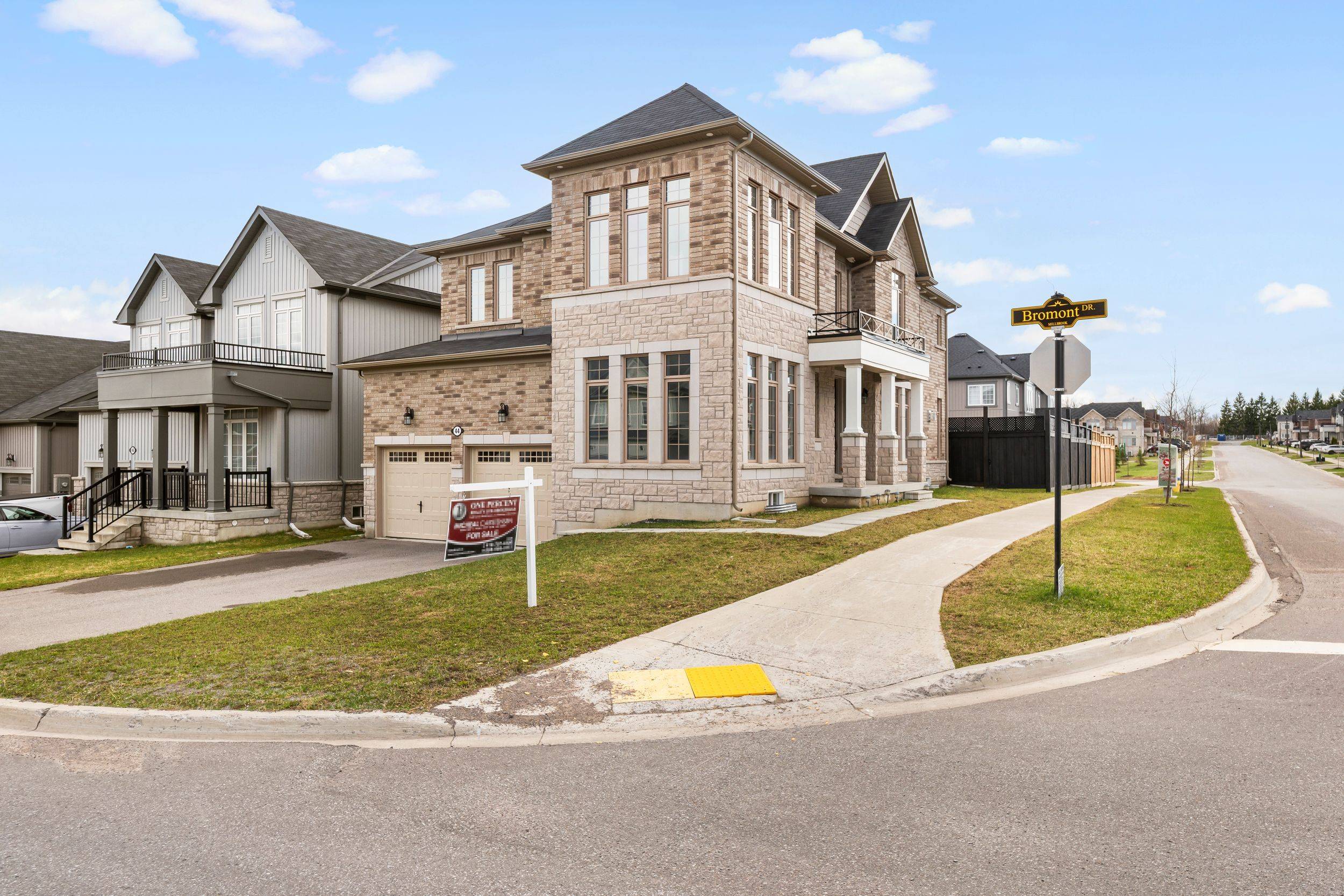 44 Bromont DR, Cavan Monaghan, ON L0A 1G0