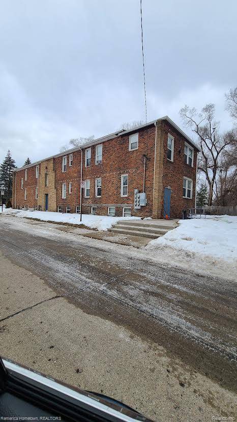 21304 Ontaga ST, Farmington Hills, MI 48336