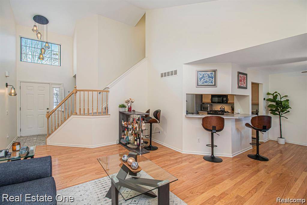 1137 Fairways BLVD, Troy, MI 48085