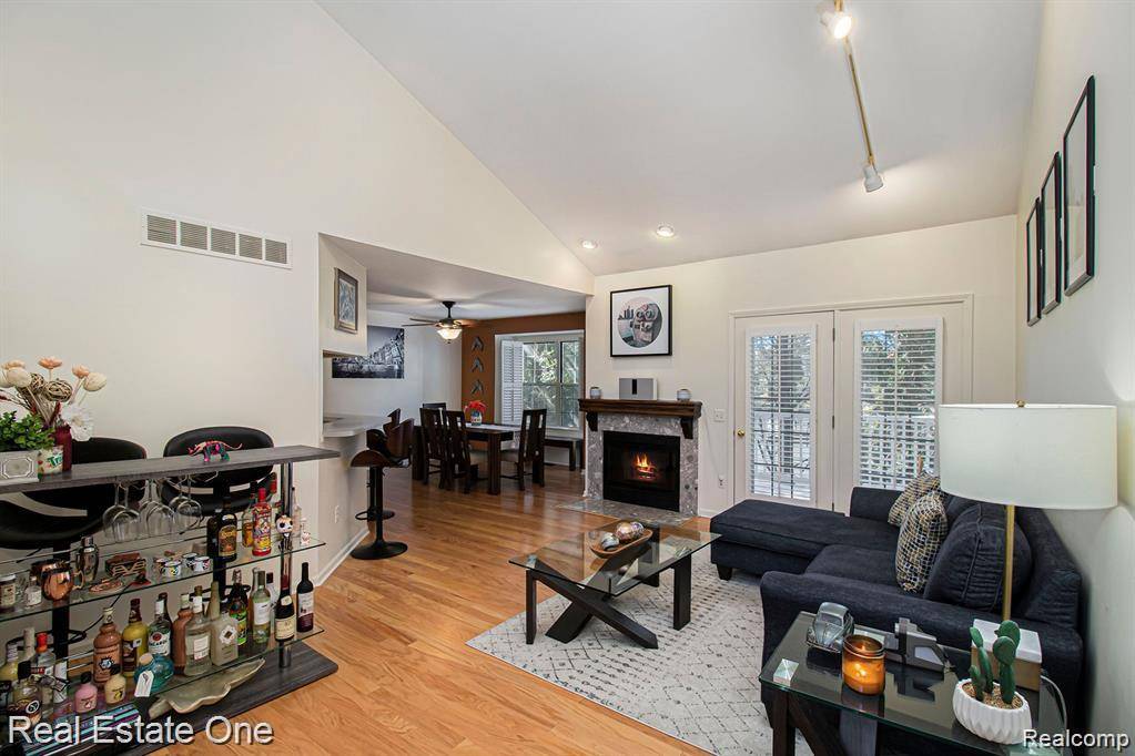 1137 Fairways BLVD, Troy, MI 48085