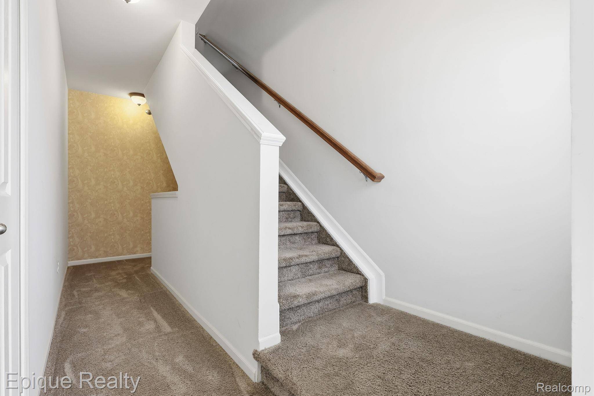 3212 Paradise TRL, Oxford Charter Township, MI 48371