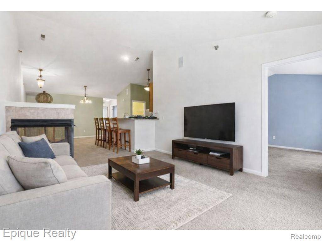 3212 Paradise TRL, Oxford Charter Township, MI 48371