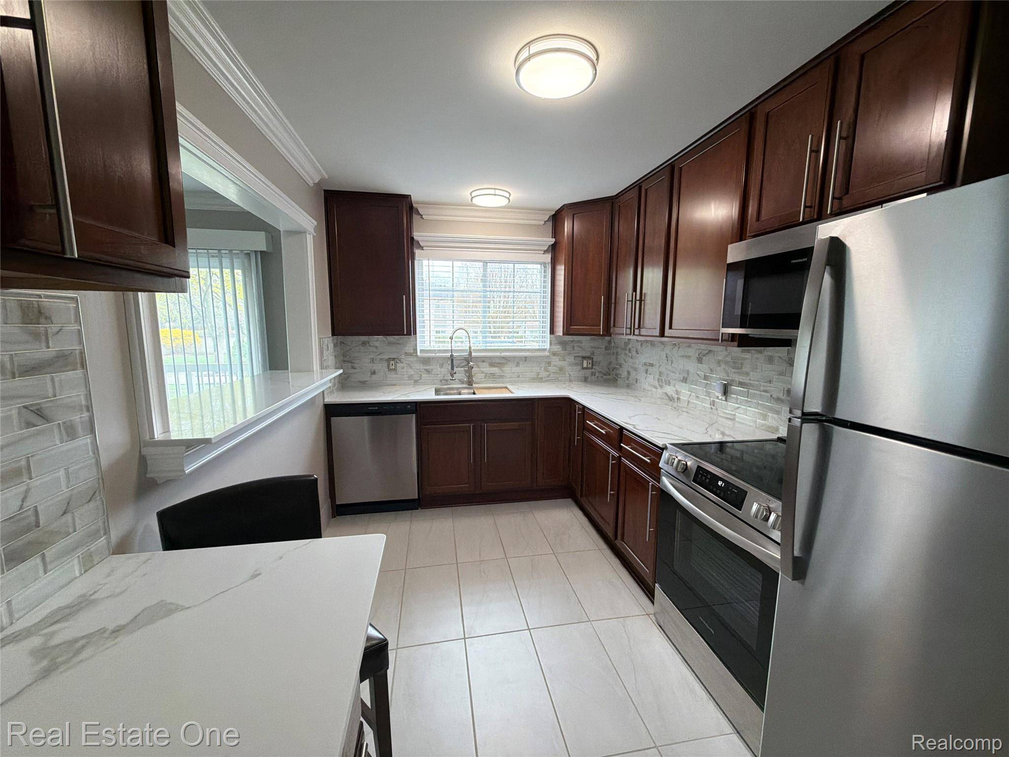 3551 W 14 Mile RD #3, Royal Oak, MI 48073