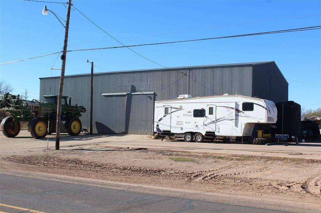 105 S 5th Street, Goree, TX 76363