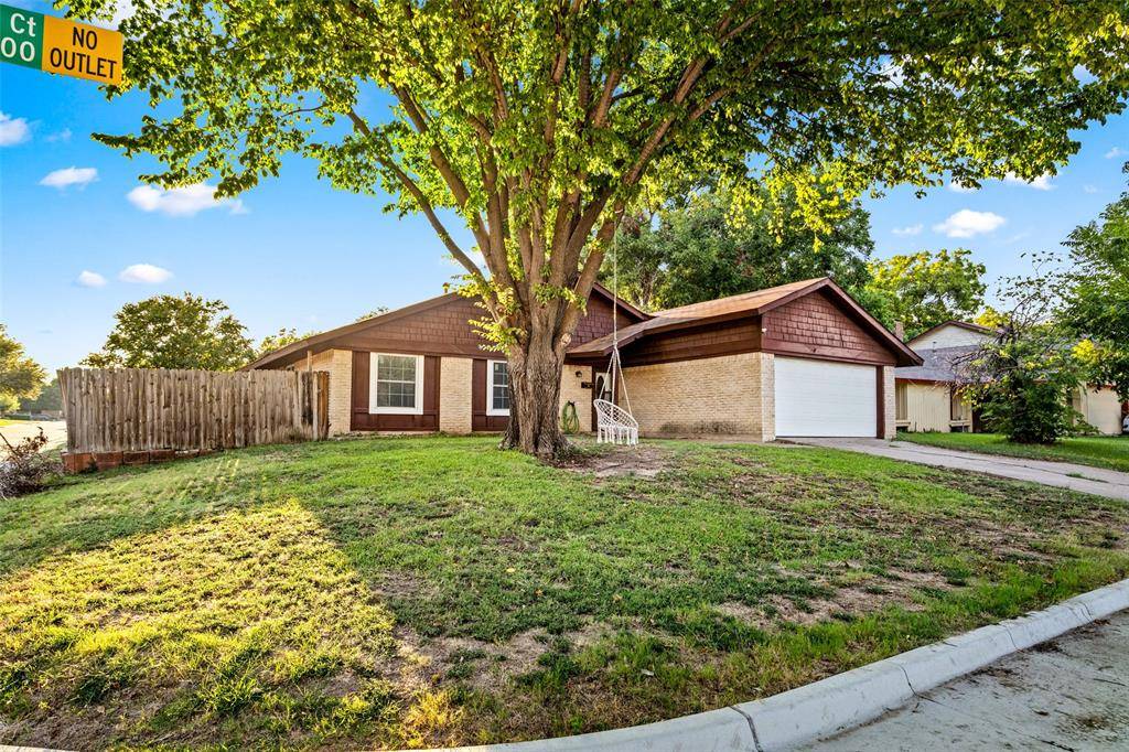 2837 Corrida Court, Grand Prairie, TX 75052