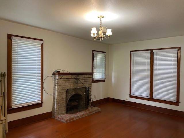 302 W College Street, Athens, TX 75751