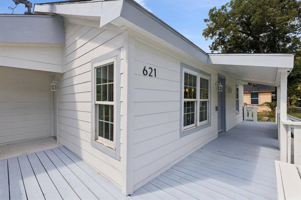 621 Alameda Road, Azle, TX 76020