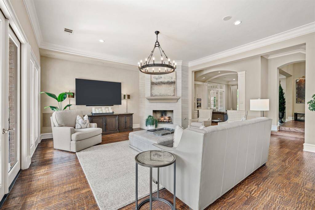 6801 Westmont Drive, Colleyville, TX 76034