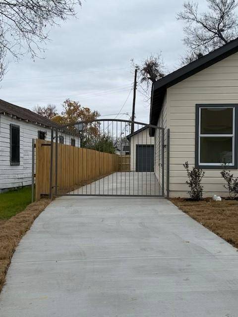 3608 Latimer Street, Dallas, TX 75215