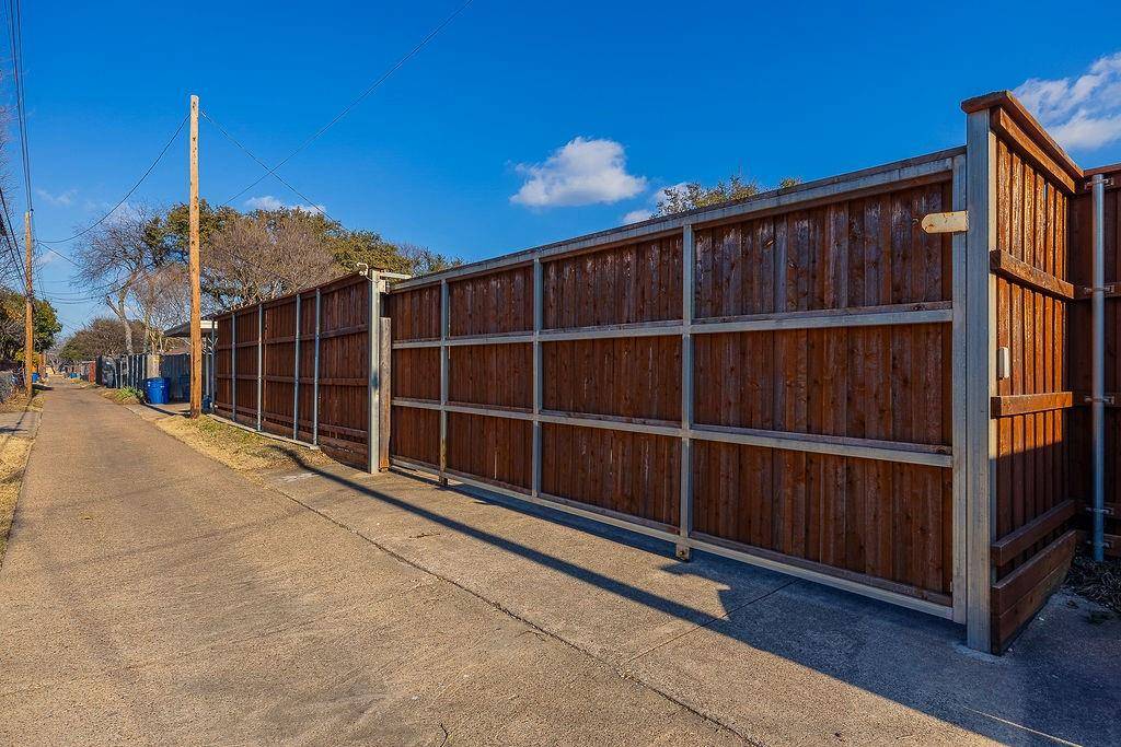 8415 Hunnicut Road, Dallas, TX 75228