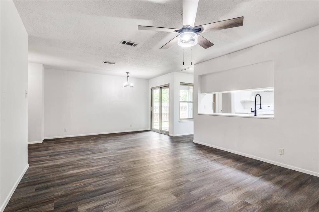 3326 Gardenview Circle, Denton, TX 76207