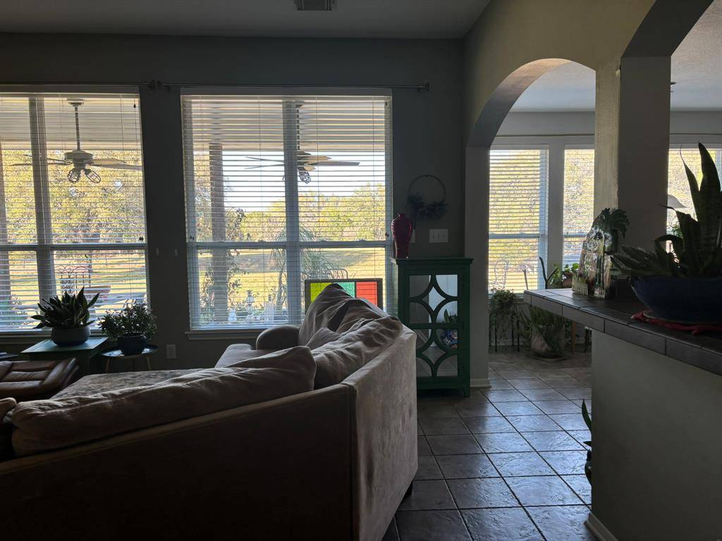 112 Oak Meadow Trail, Spicewood, TX 78669