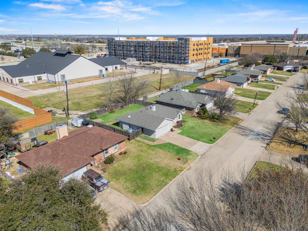 617 Reed Street, Roanoke, TX 76262