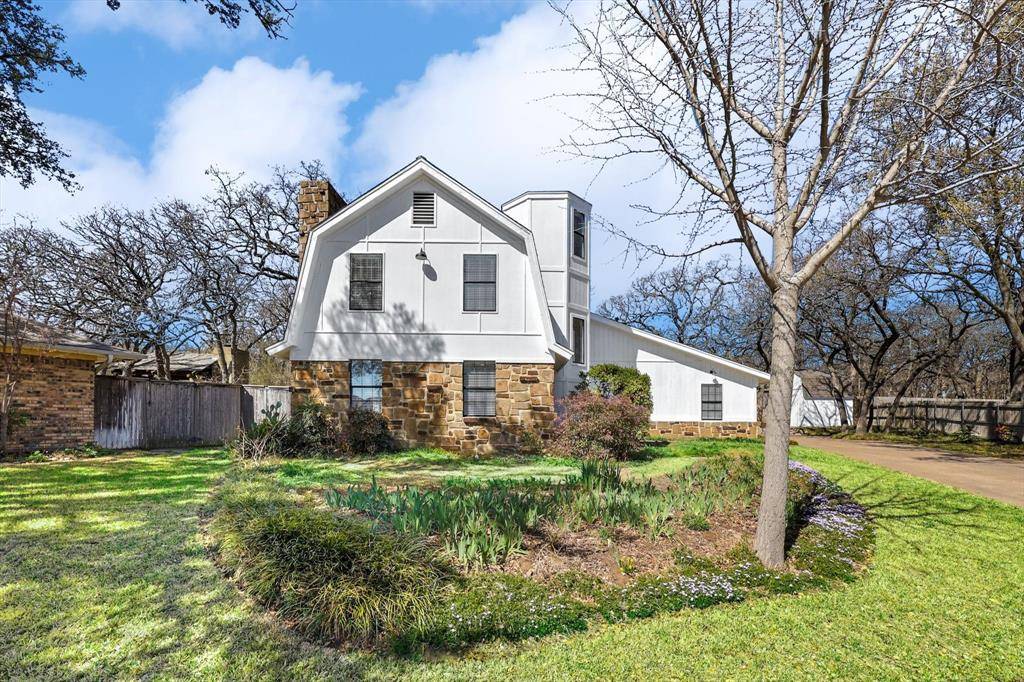 200 Eagle Court, Bedford, TX 76021