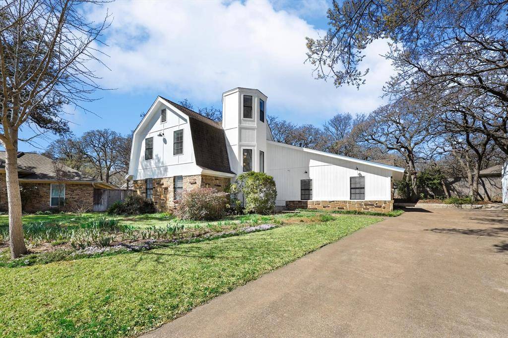 200 Eagle Court, Bedford, TX 76021