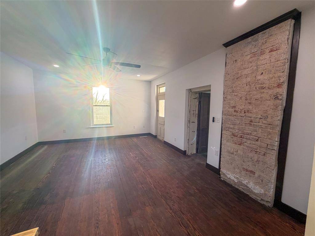 107 E Stone Street #B, Collinsville, TX 76233