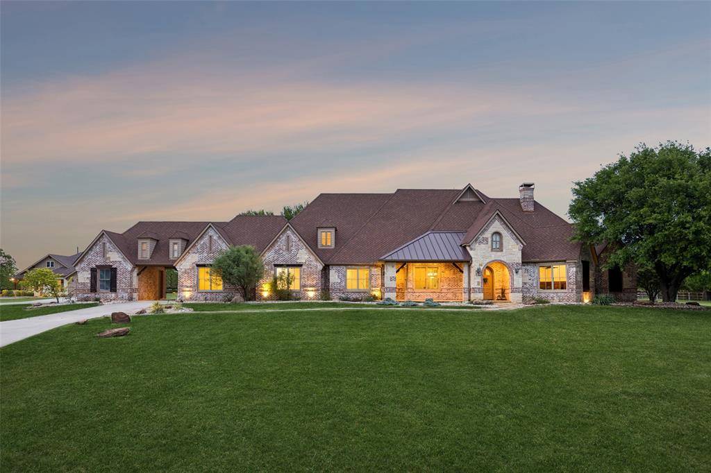 8800 Fishtrap Road, Cross Roads, TX 76227