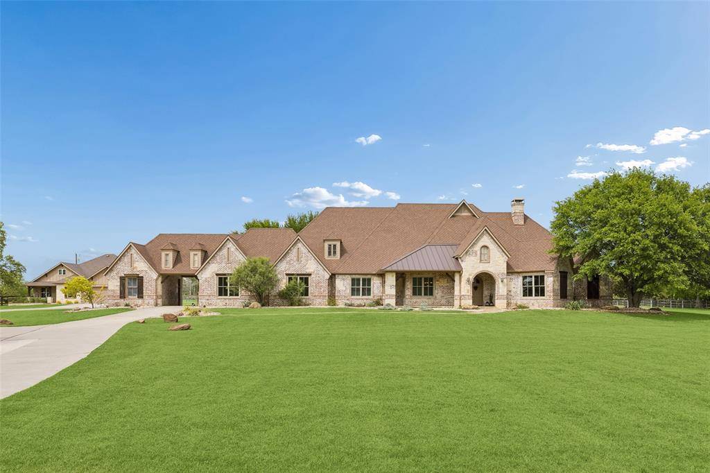 8800 Fishtrap Road, Cross Roads, TX 76227