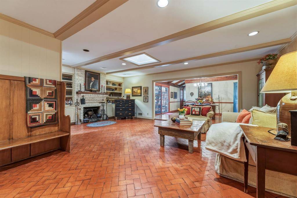 713 Laguna Drive, Richardson, TX 75080