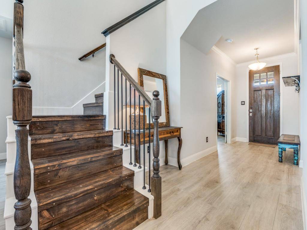 1232 Rushmore Drive, Burleson, TX 76028