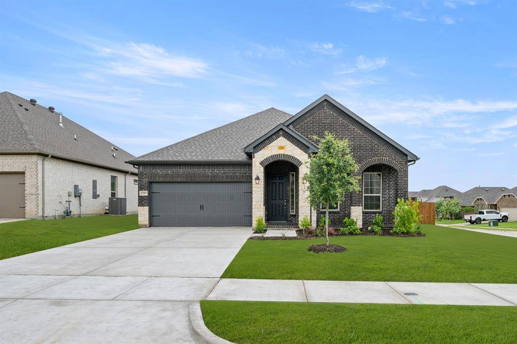 2297 High Plain Lane, Waxahachie, TX 75167