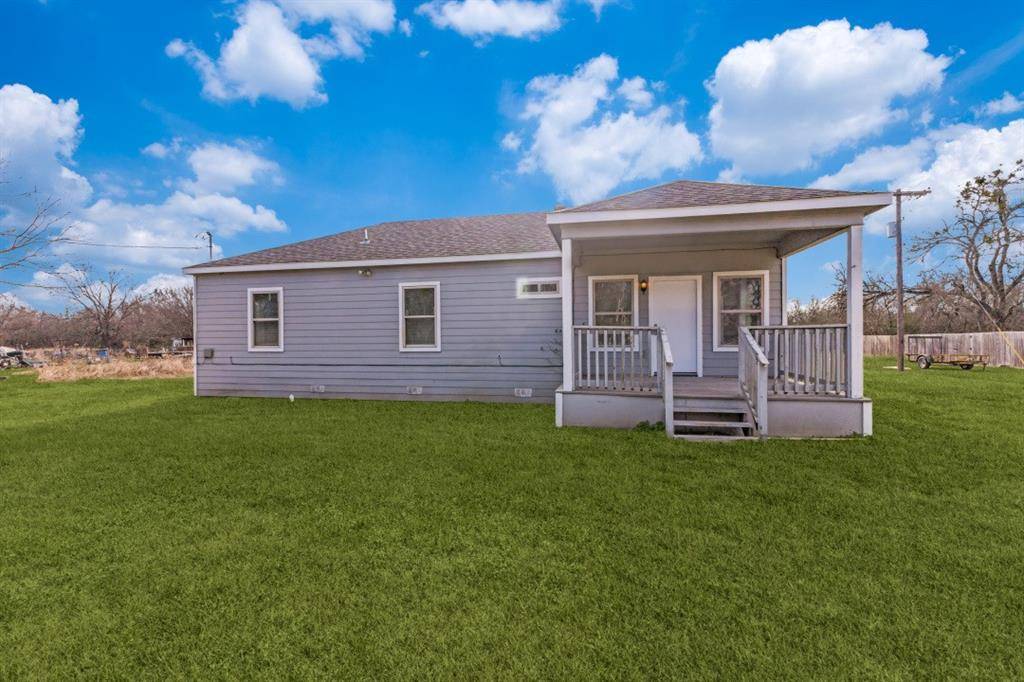 711 S 3rd Avenue E, Dawson, TX 76639