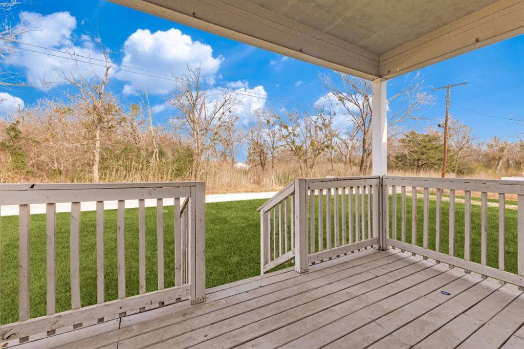 711 S 3rd Avenue E, Dawson, TX 76639