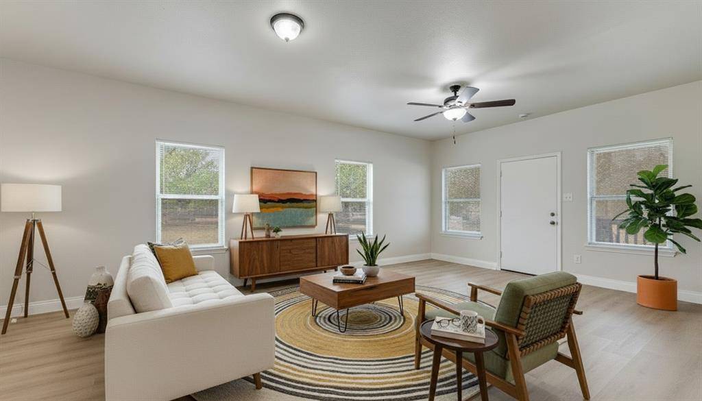 711 S 3rd Avenue E, Dawson, TX 76639