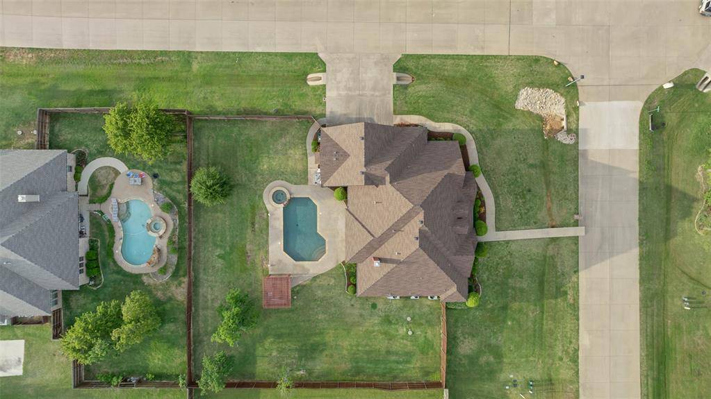 111 Red Oak Drive, Krugerville, TX 76227