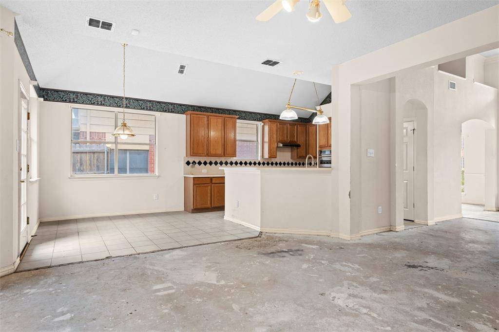 5724 Chelmsford Trail, Arlington, TX 76018