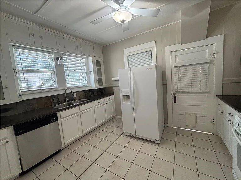 1609 Virginia Place #A, Fort Worth, TX 76107