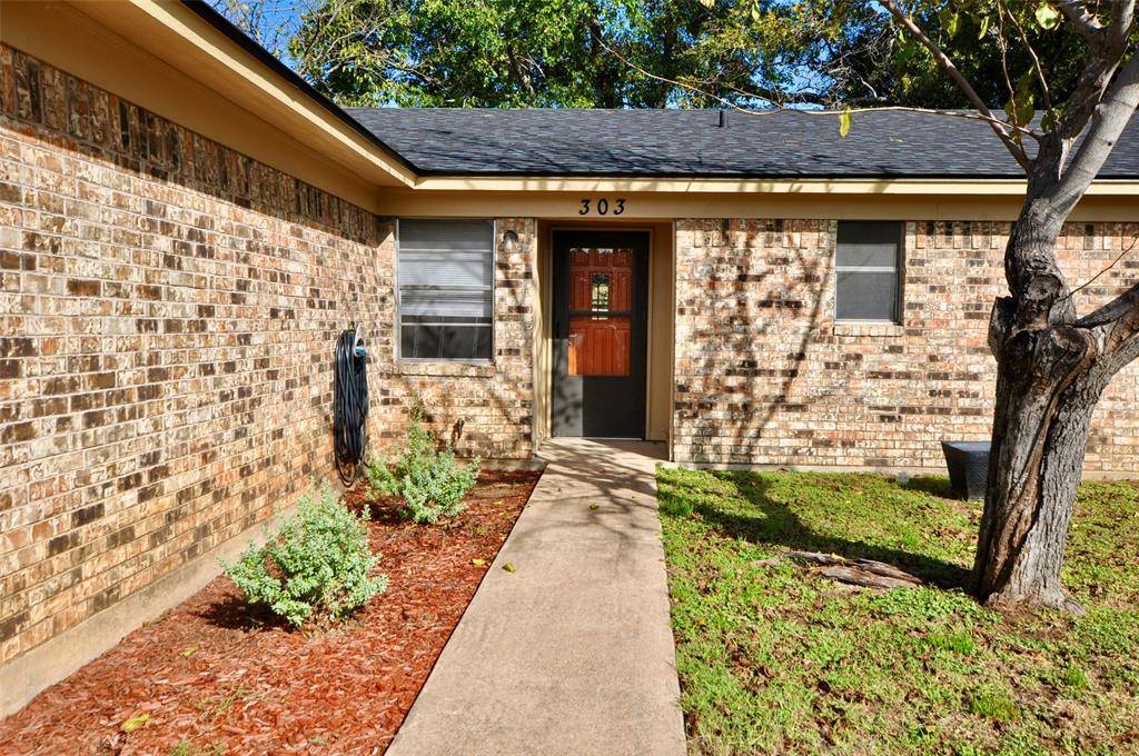 303 E 2nd Street E, Weatherford, TX 76086