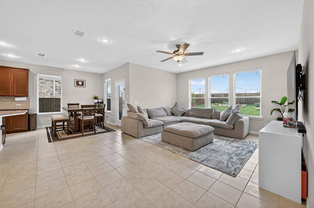 11320 Twisting Peak Road, Fort Worth, TX 76052