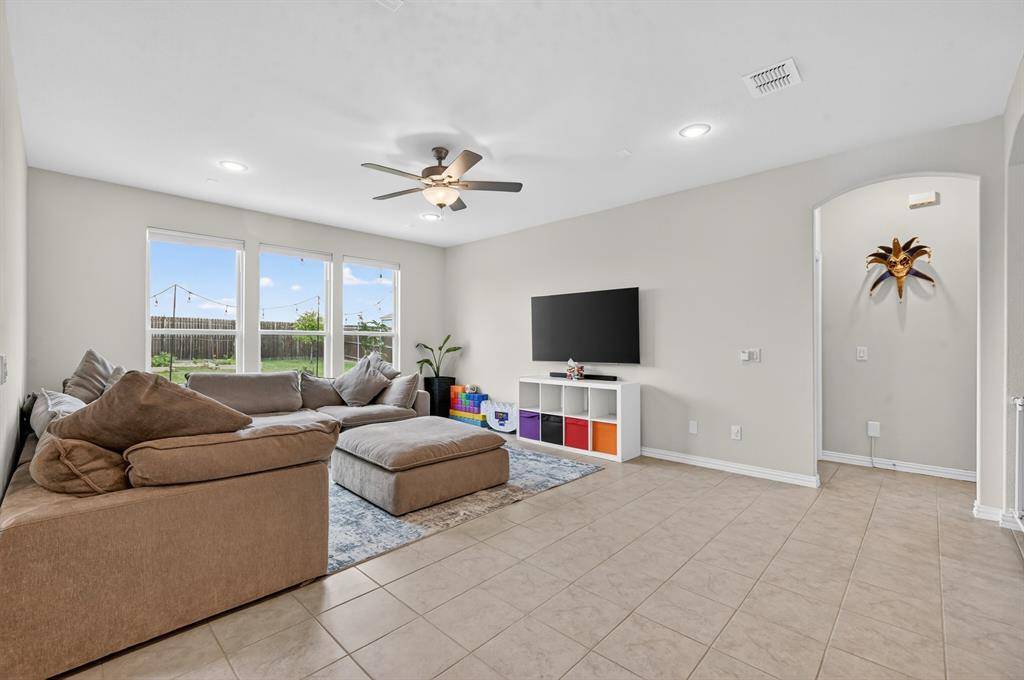 11320 Twisting Peak Road, Fort Worth, TX 76052