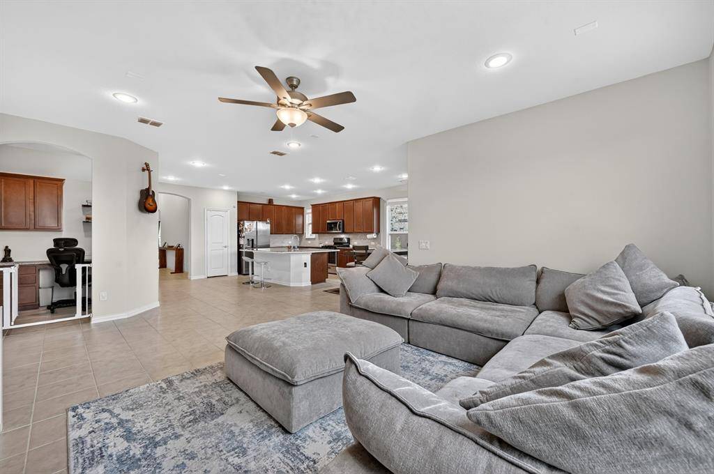 11320 Twisting Peak Road, Fort Worth, TX 76052