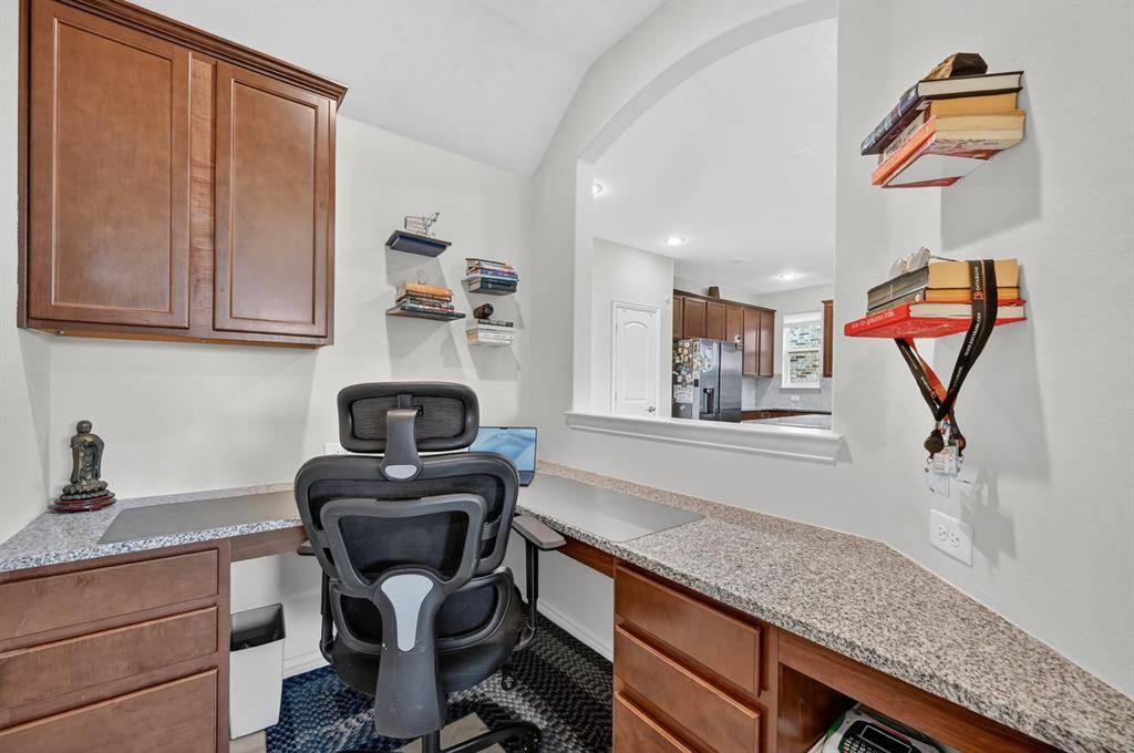 11320 Twisting Peak Road, Fort Worth, TX 76052