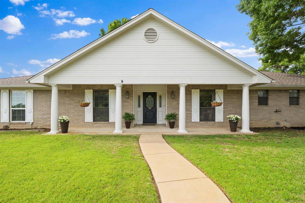1814 Lakeridge Drive, Weatherford, TX 76087