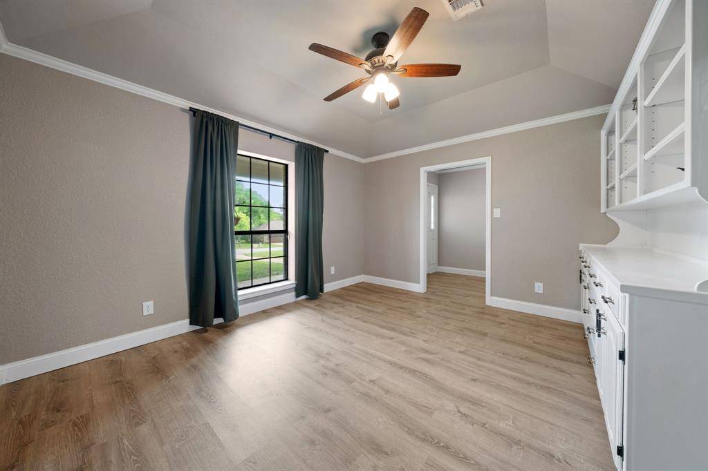 1814 Lakeridge Drive, Weatherford, TX 76087