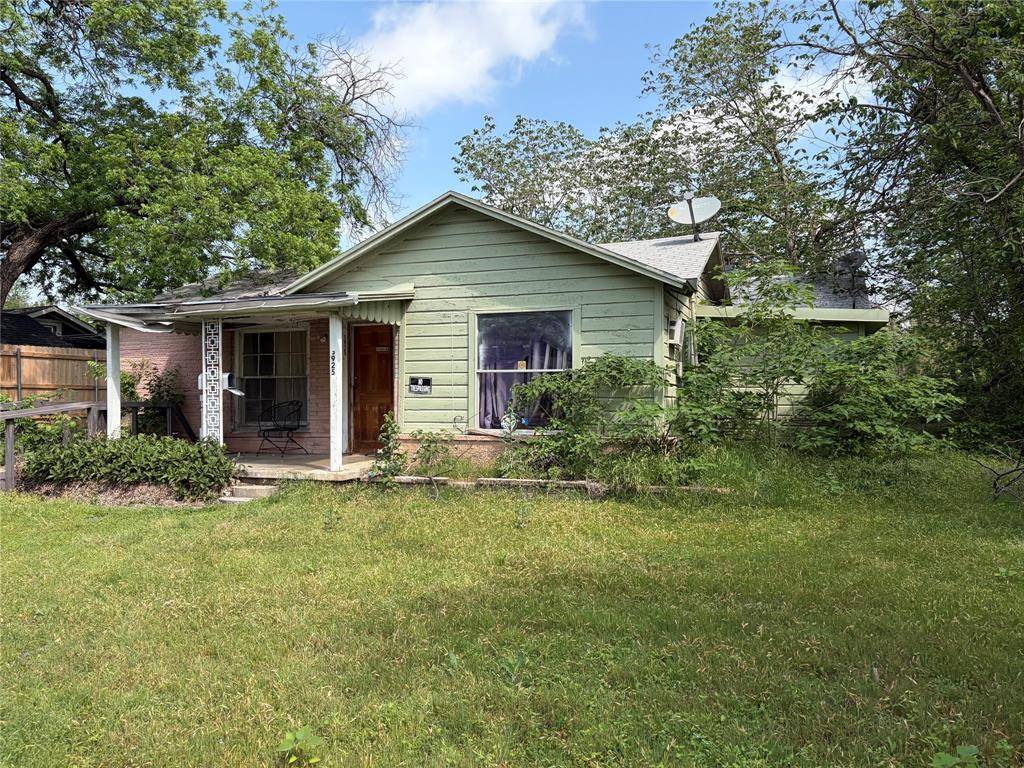 5925 Nina Lane, Haltom City, TX 76117