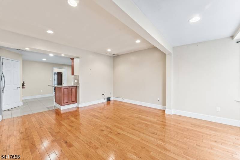 3 Sisco Pl, Clifton City, NJ 07011