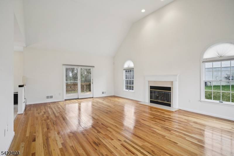 1 Jenny Ln, Wayne Twp., NJ 07470