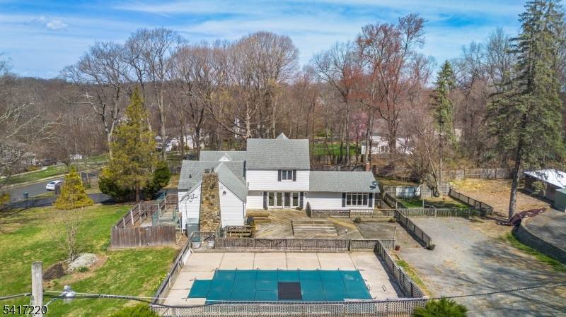 8 Stonehedge Ln, Byram Twp., NJ 07821