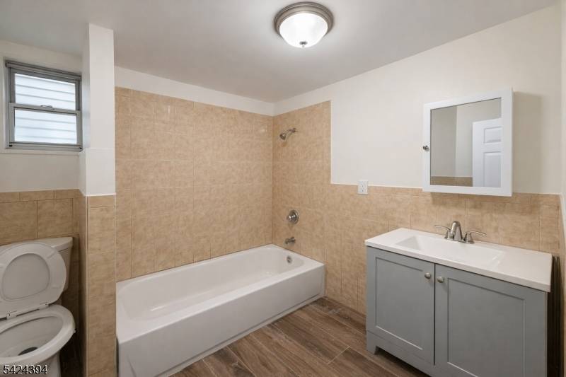 64 N 13Th St, Newark City, NJ 07107