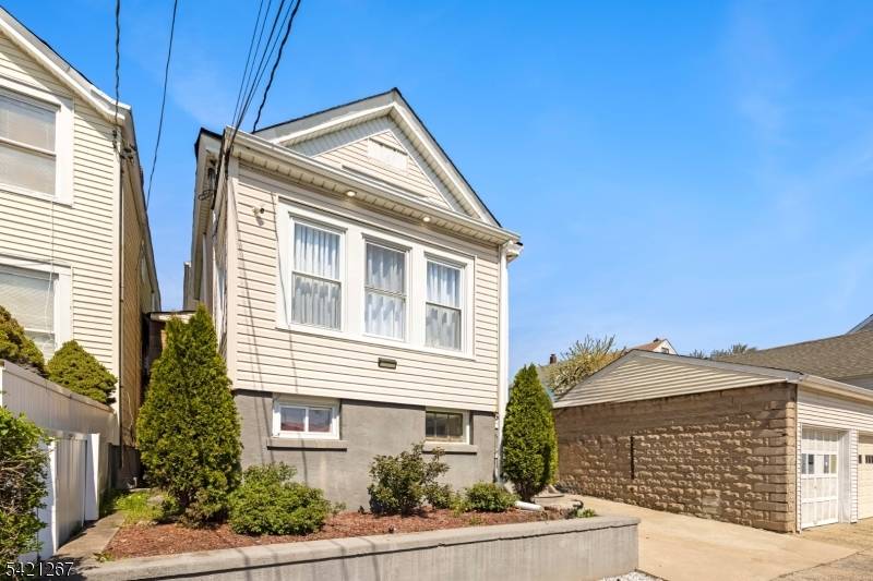 335 N 9Th St, Prospect Park Boro, NJ 07508