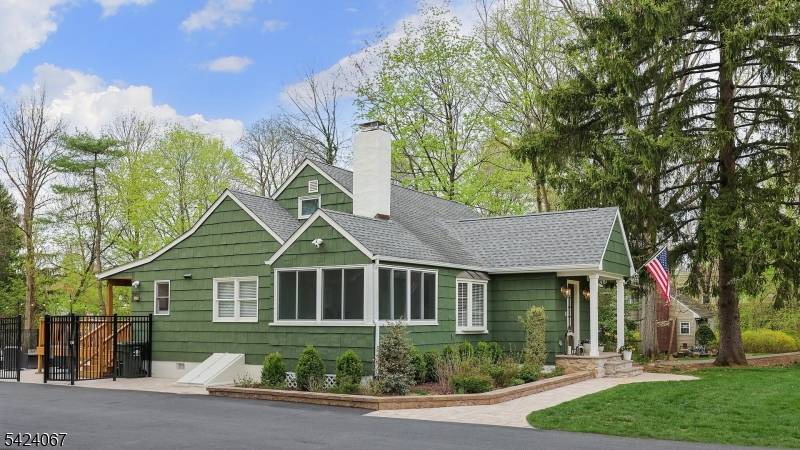 134 W Oak St, Bernards Twp., NJ 07920